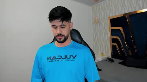 Snapshot of petesevans_1 chatting on 11/28/25, 11:18 PETES EVANS new account online show from 11/28/25, 11:18