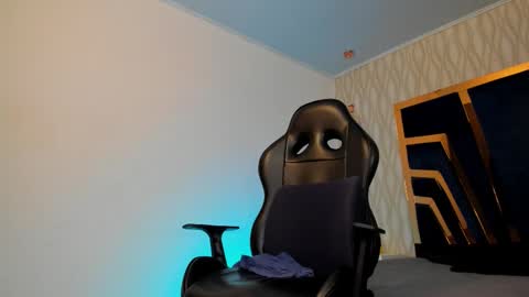 Snapshot of petesevans_1 chatting on 12/05/25, 06:00 PETES EVANS new account online show from 12/05/25, 06:00