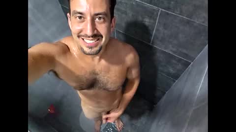 Snapshot of peteypete204 chatting on 02/13/25, 03:39 peteypete204 online show from 02/13/25, 03:39