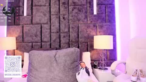 Im Rosse but u can call me Rossie or Rosita . online show from 02/20/25, 09:42