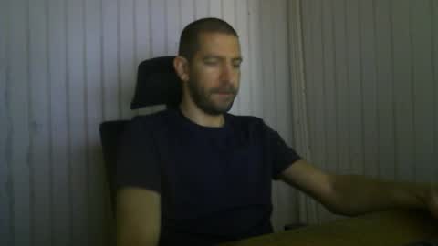 Snapshot of petitcoquin91 chatting on 10/14/25, 02:18 Paco online show from 10/14/25, 02:18