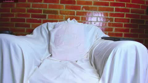 petite_amor online show from 02/10/25, 07:17