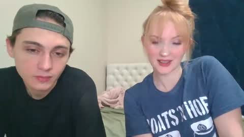 Snapshot of petite_cupcake chatting on 01/05/25, 01:24 Little cupcake online show from 01/05/25, 01:24