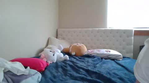 Snapshot of petite_cupcake chatting on 02/20/25, 07:41 Little cupcake online show from 02/20/25, 07:41