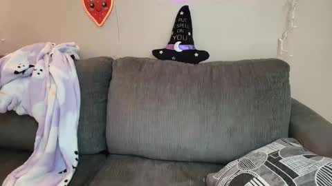 Snapshot of petite_cupcake chatting on 10/01/25, 06:36 Little cupcake online show from 10/01/25, 06:36