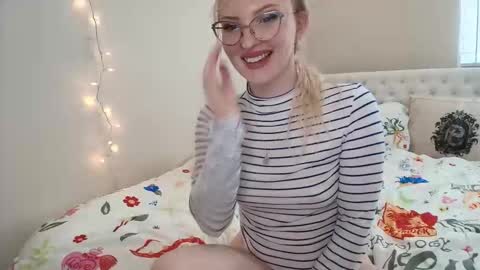 Little cupcake online show from 11/06/25, 06:31