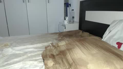 petite_danielle online show from 02/19/26, 08:21