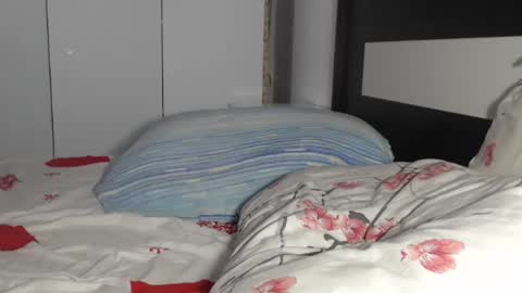 Snapshot of petite_danielle chatting on 06/25/26, 07:57 petite_danielle online show from 06/25/26, 07:57