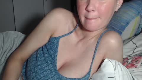 Snapshot of petite_danielle chatting on 07/04/26, 11:55 petite_danielle online show from 07/04/26, 11:55