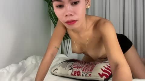 Snapshot of petite_kaye chatting on 07/15/26, 04:40 petite_kaye online show from 07/15/26, 04:40