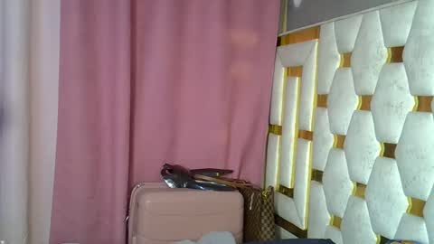 Snapshot of petite_lunar chatting on 11/14/25, 02:32 Lunar online show from 11/14/25, 02:32