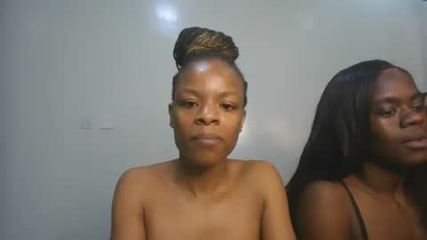 Snapshot of petite_luxe1 chatting on 07/26/26, 04:47 Luxe online show from 07/26/26, 04:47