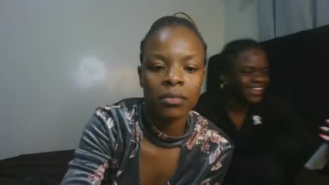 Snapshot of petite_luxe1 chatting on 07/27/26, 04:52 Luxe online show from 07/27/26, 04:52
