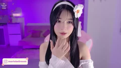 Snapshot of petite_marie_ chatting on 05/20/26, 03:24 petite_marie_ online show from 05/20/26, 03:24