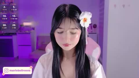 Snapshot of petite_marie_ chatting on 05/21/26, 04:30 petite_marie_ online show from 05/21/26, 04:30