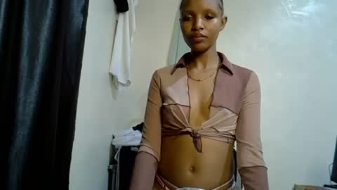 Snapshot of petite_melinda chatting on 06/12/26, 10:41 petite_melinda online show from 06/12/26, 10:41