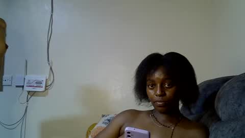 Snapshot of petite_melinda chatting on 06/14/26, 02:24 petite_melinda online show from 06/14/26, 02:24
