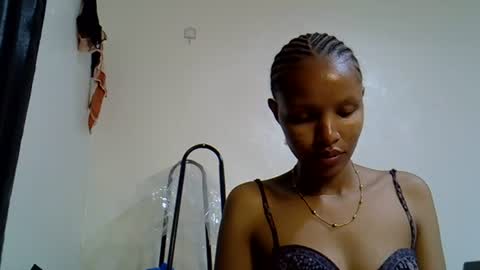 Snapshot of petite_melinda chatting on 06/18/26, 09:41 petite_melinda online show from 06/18/26, 09:41