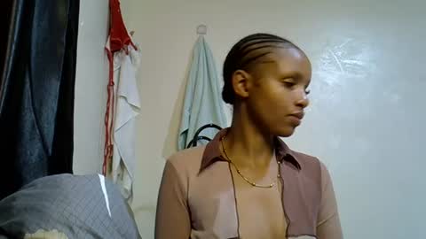Snapshot of petite_melinda chatting on 06/22/26, 04:09 petite_melinda online show from 06/22/26, 04:09
