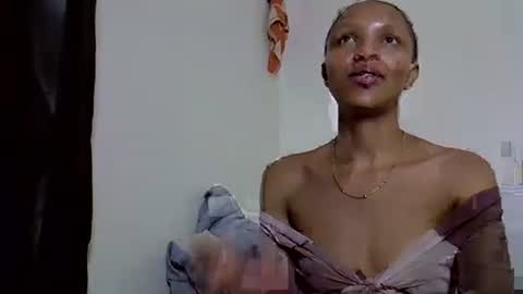 Snapshot of petite_melinda chatting on 07/06/26, 10:45 petite_melinda online show from 07/06/26, 10:45