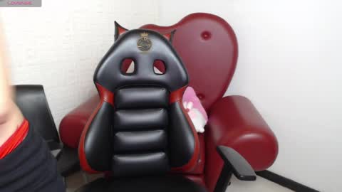 Snapshot of petite_melodyy chatting on 04/01/26, 02:58 Melody online show from 04/01/26, 02:58