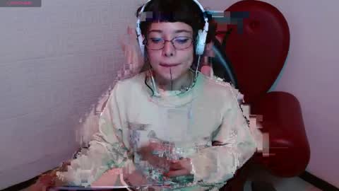 Snapshot of petite_melodyy chatting on 04/04/26, 03:20 Melody online show from 04/04/26, 03:20