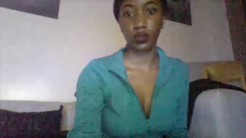 Snapshot of petite_princes chatting on 09/28/25, 07:41 petite_princes online show from 09/28/25, 07:41