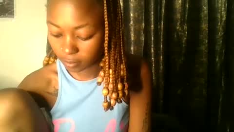 petite_queen69 online show from 06/23/26, 07:12