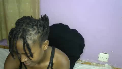 petite_star2 online show from 11/03/25, 09:48