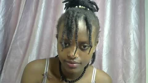 petite_star2 online show from 12/03/25, 05:26