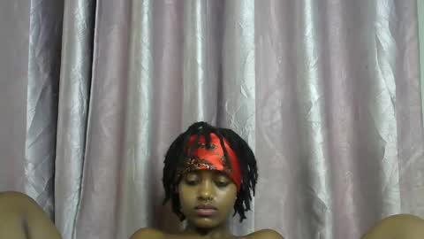 petite_star2 online show from 12/16/25, 08:25