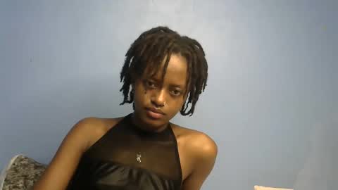 petite_star2 online show from 02/01/26, 11:25