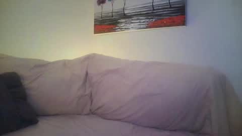 petite treat  online show from 02/08/25, 10:50