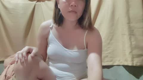 Snapshot of petiteasian_angel chatting on 04/01/26, 07:22 Hanna online show from 04/01/26, 07:22