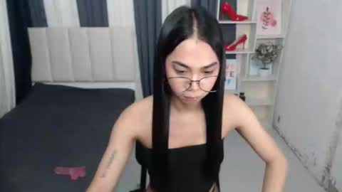 Snapshot of petiteasianyukie chatting on 10/17/25, 06:54 Yukie online show from 10/17/25, 06:54