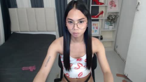 Snapshot of petiteasianyukie chatting on 10/18/25, 06:58 Yukie online show from 10/18/25, 06:58