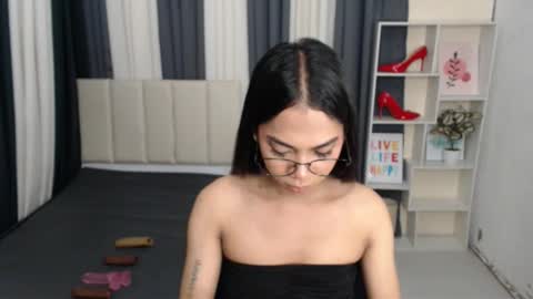 Snapshot of petiteasianyukie chatting on 10/26/25, 07:14 Yukie online show from 10/26/25, 07:14