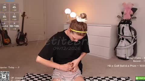 PiperAvery online show from 04/12/26, 02:33