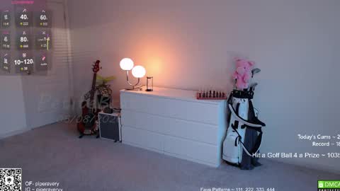 Snapshot of petitebrat chatting on 06/09/26, 01:06 PiperAvery online show from 06/09/26, 01:06