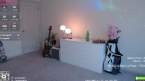 Snapshot of petitebrat chatting on 06/11/26, 12:08 PiperAvery online show from 06/11/26, 12:08