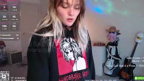 Snapshot of petitebrat chatting on 07/19/26, 12:47 PiperAvery online show from 07/19/26, 12:47