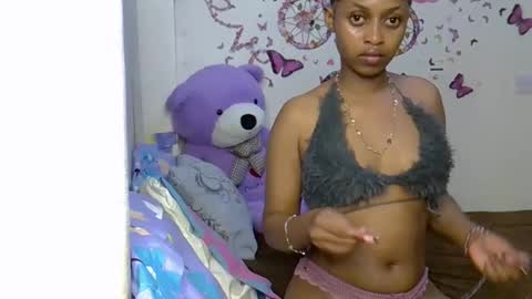Snapshot of petitecaramell chatting on 03/20/26, 12:15 Caramel online show from 03/20/26, 12:15