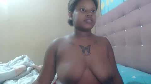 Snapshot of petitechocolatemommy chatting on 11/25/25, 02:55 petitechocolatemommy online show from 11/25/25, 02:55