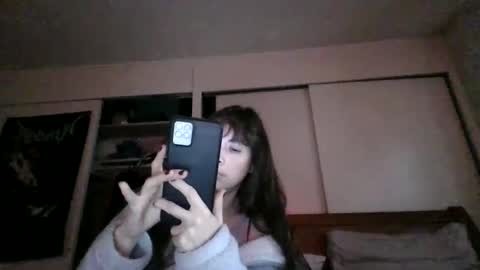 Snapshot of petitedoll30 chatting on 12/29/24, 12:30 Petitedoll30 online show from 12/29/24, 12:30