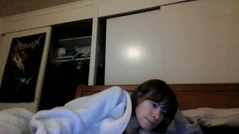 Snapshot of petitedoll30 chatting on 12/31/24, 05:00 Petitedoll30 online show from 12/31/24, 05:00