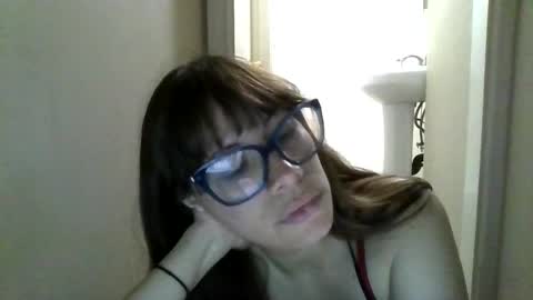 Snapshot of petitedoll30 chatting on 04/28/26, 02:27 Petitedoll30 online show from 04/28/26, 02:27