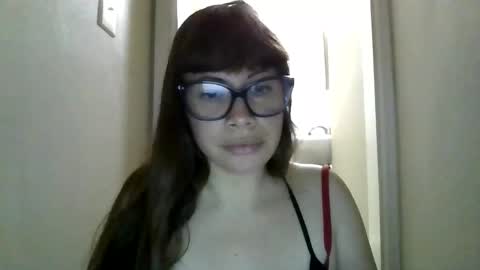 Snapshot of petitedoll30 chatting on 05/17/26, 10:39 Petitedoll30 online show from 05/17/26, 10:39