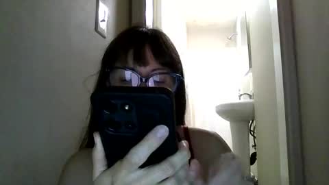 Snapshot of petitedoll30 chatting on 05/19/26, 02:18 Petitedoll30 online show from 05/19/26, 02:18