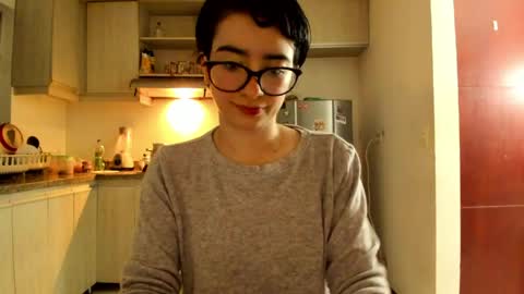 Snapshot of petitee_lunna chatting on 04/05/26, 12:08 Lunna online show from 04/05/26, 12:08