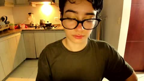 Snapshot of petitee_lunna chatting on 06/08/26, 01:28 Lunna online show from 06/08/26, 01:28